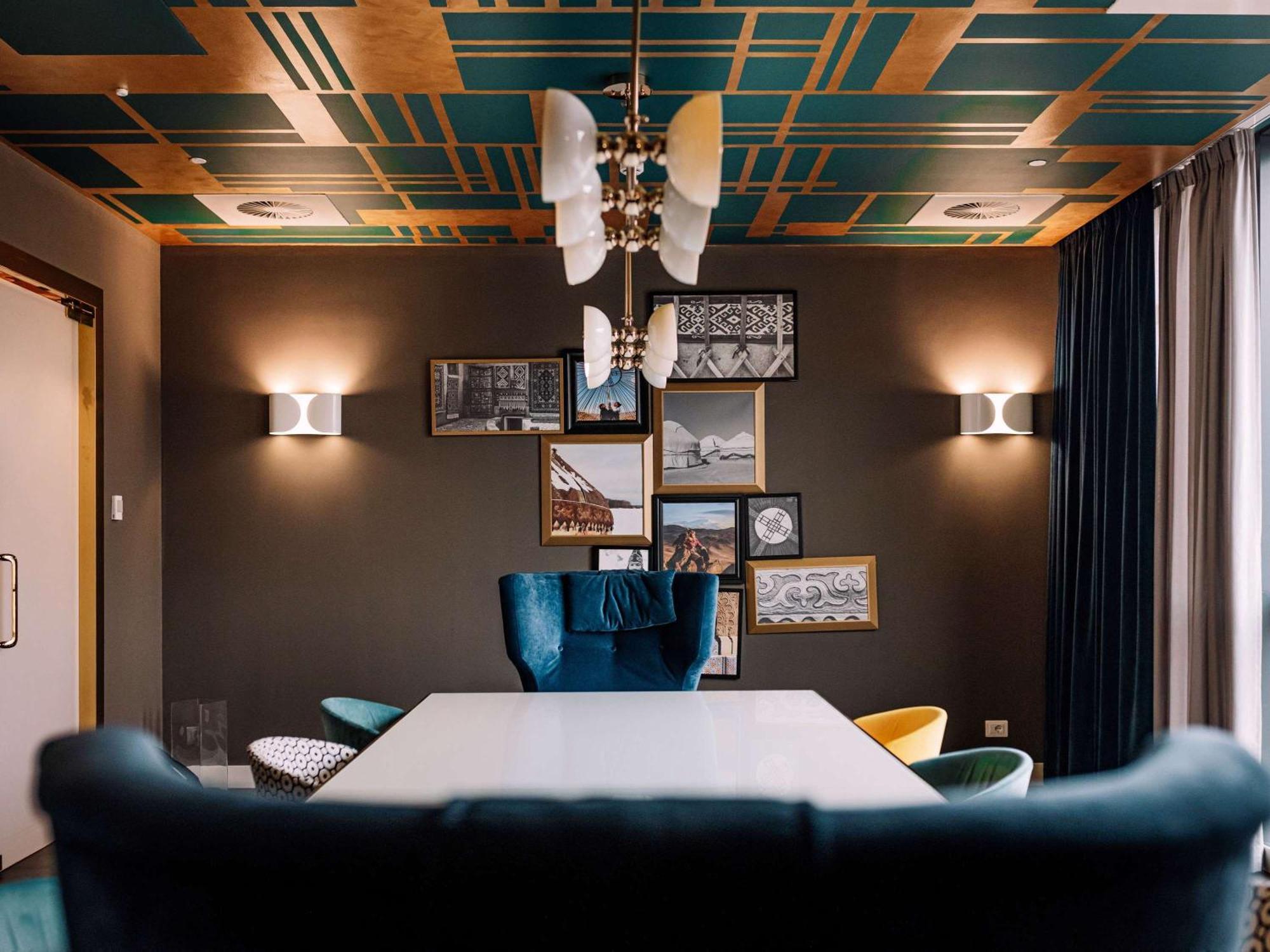 Mercure Almaty City Center Buitenkant foto